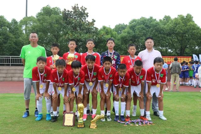 詹姆斯联手PGA巡回赛，2027年将高尔夫盛事带回阿克伦